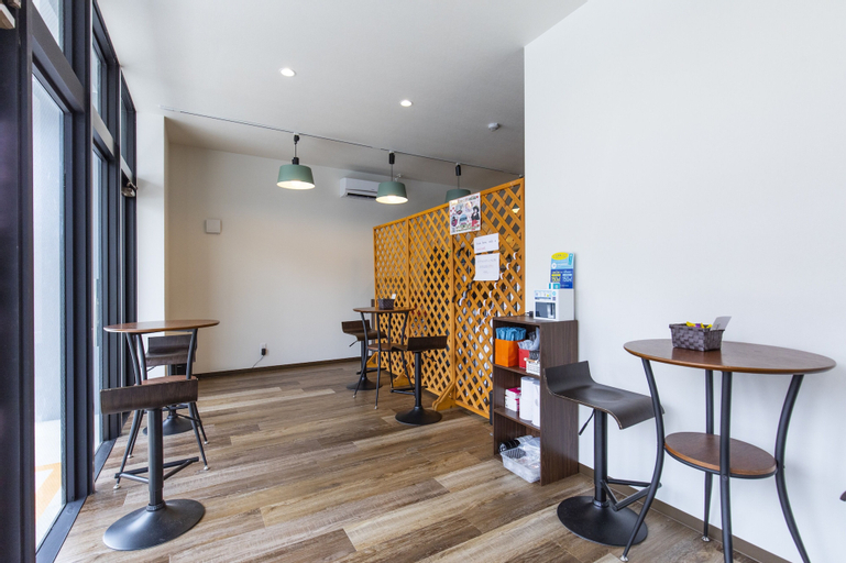 Public Area 3, Mr.KINJO in Nica’s Makishi Station, Naha