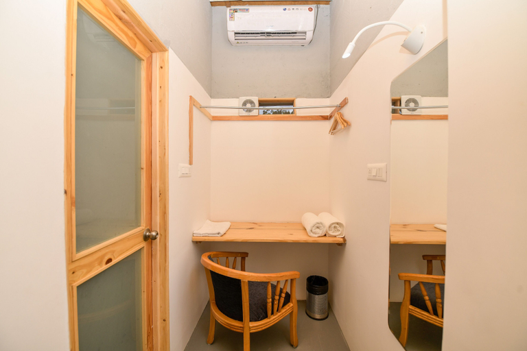 Bathroom 5, Shine Residency, Mysore