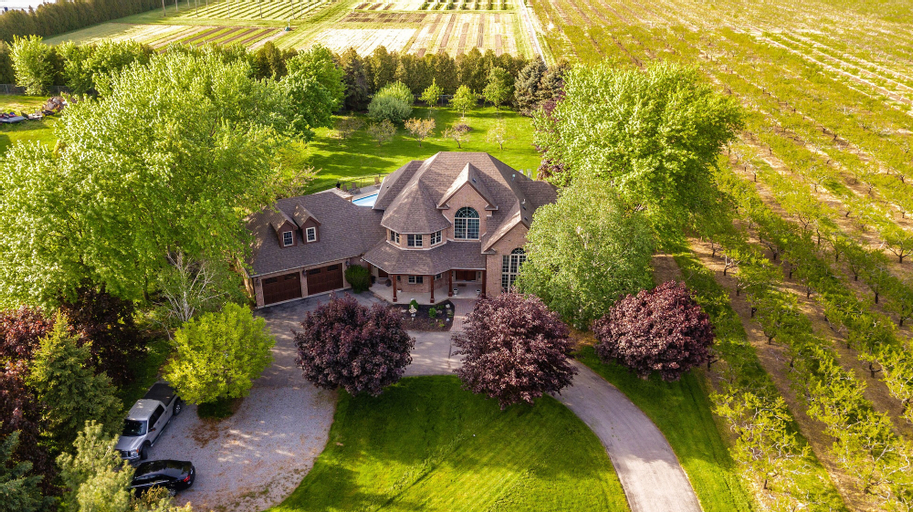 Exterior & Views 2, GLOBALSTAY. Unique 5BR Villa. Swimming Pool. HOT TUB, Niagara
