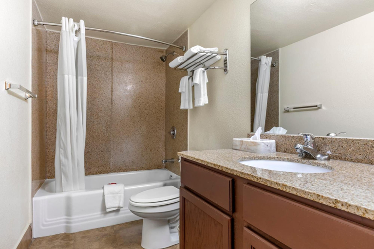 Bathroom 4, Rose City Inn & Suites, Smith