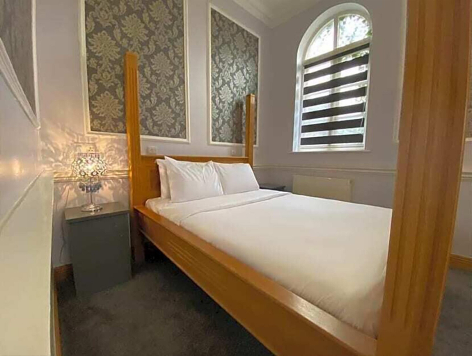 Bedroom 2, Baylis Park Hotel, Slough