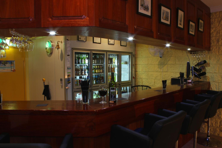 Food & Drinks 4, Copper Country Motor Inn, Nanango