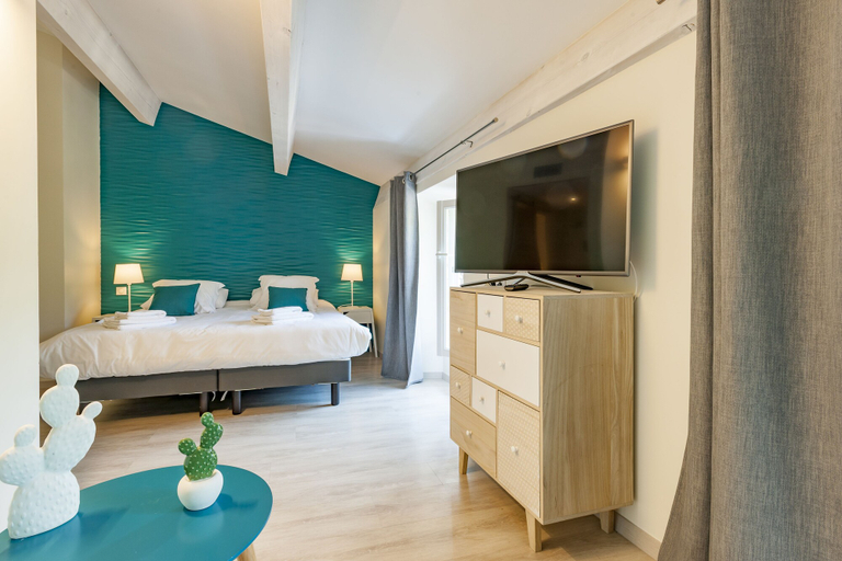 Bedroom 2, Hotel restaurant des Maures, Var