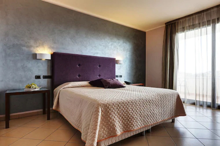 Bedroom 4, Grand Hotel Sofia, Syracuse