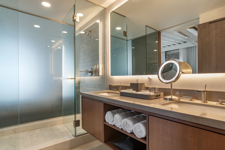 Bathroom 5, ONE11 Hotel, Orleans