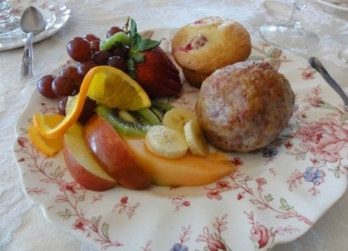 Food & Drinks 5, Corner George Inn Bed & Breakfast, Monroe