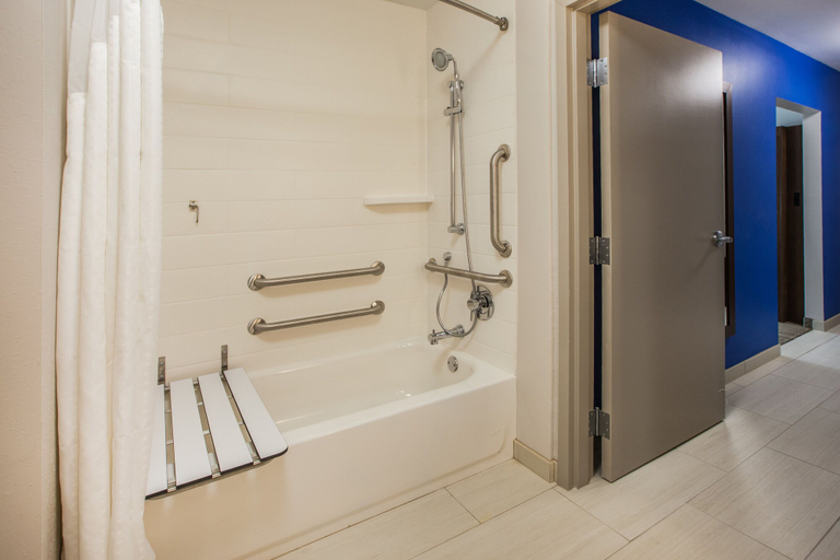 Bathroom 5, Holiday Inn Express & Suites EL PASO NORTH by IHG, El Paso