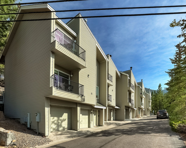 Exterior & Views 2, South Star Pines Place, Douglas