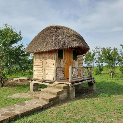 Exterior 2, Songbird Safari Lodge, Busongora