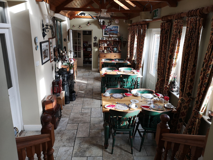 Food & Drinks 3, Glen Gat House