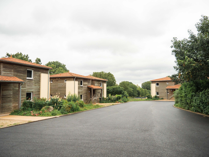 Exterior & Views 2, Le Saint Pierre, Deux-Sèvres