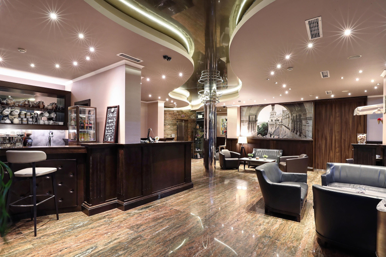 Food & Drinks 5, Hotel Budapest, Stolichna
