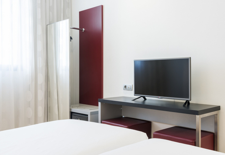 Bedroom 4, Hotel ILUNION Aqua 3, Valencia