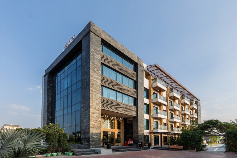 Exterior & Views 2, Skyline Resort & Convention Centre, Indore