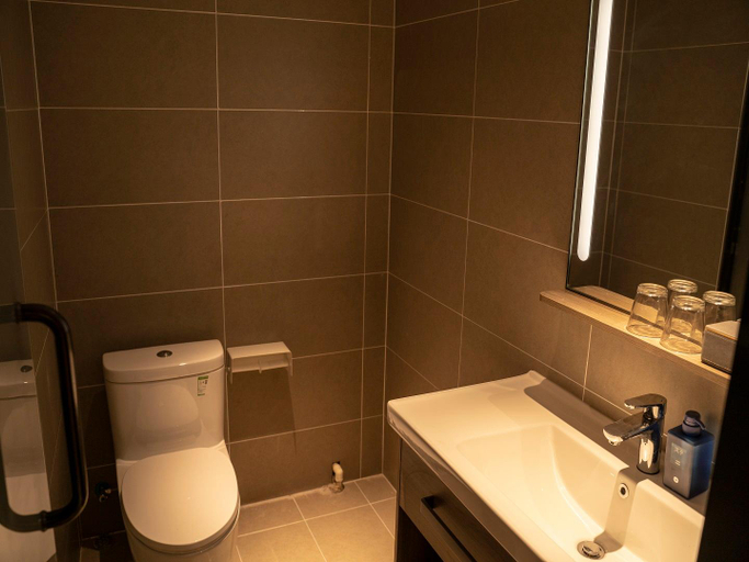Bathroom 3, Hanting Hotel Zhalantun Qinghe Home Plaza, Hulunbuir