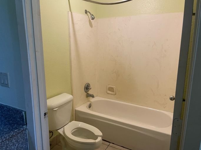 Bathroom 5, Mustang Inn, Hinds