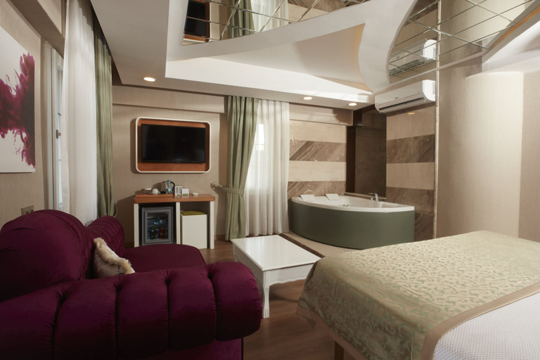 Bedroom 2, Life Corner Hotel, Konak