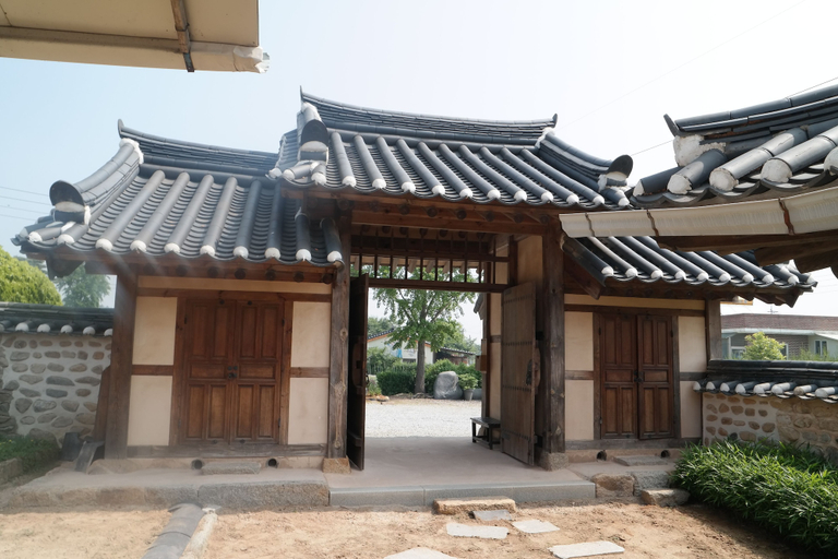 Exterior & Views 2, Gyeamgotaek, Seosan