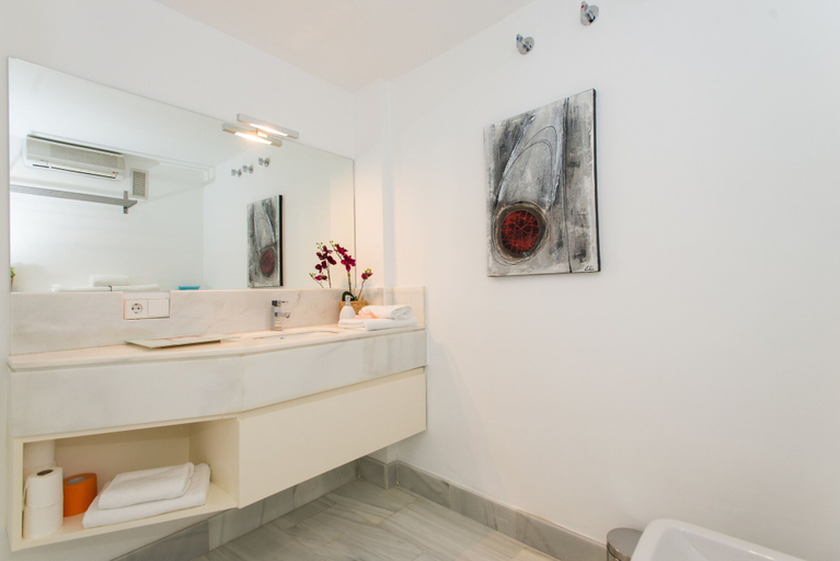 Bathroom 4, The Zentral Suites & Apartments, Sevilla