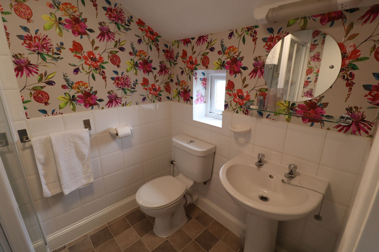 Bathroom 4, Raincliffe Hotel, North Yorkshire