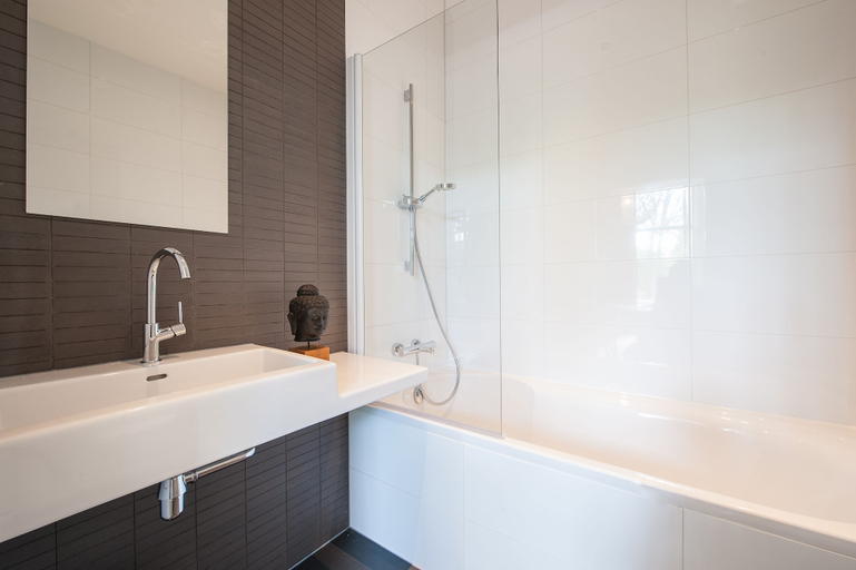 Bathroom 4, Stayci Apartments Museumpark Deluxe, Rotterdam