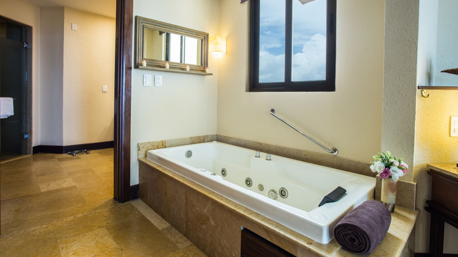 Bathroom 5, Dreams Riviera Cancun Resort & Spa - All Inclusive, Benito Juárez