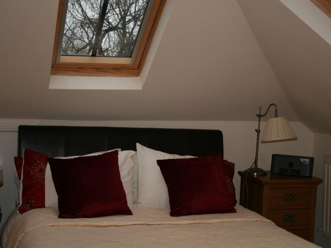 Others 3, Alba House, Edinburgh