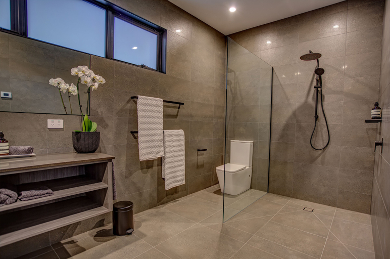 Bathroom, The View Bright, Alpine - East