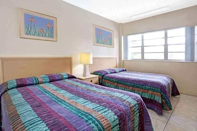 Bedroom 4, Knights Inn Hallandale, Broward