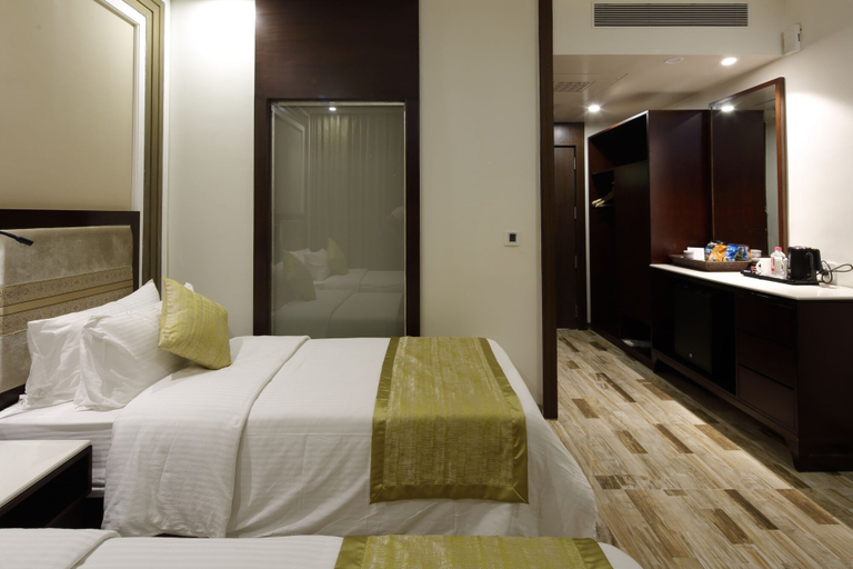 Bedroom 2, Regenta Inn Ranip Ahmedabad, Ahmadabad