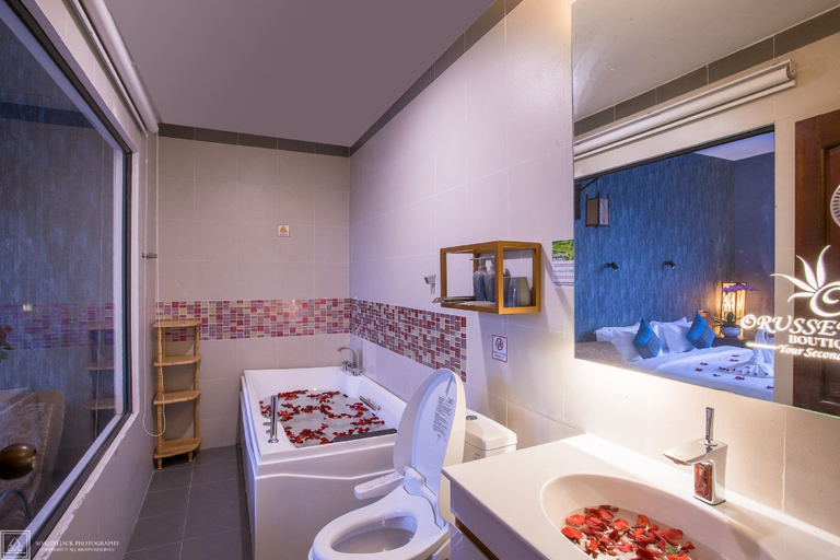 Bathroom 5, Orussey One Boutique, Phnom Penh
