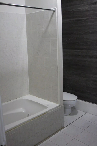 Bathroom 3, North Beach Hotel, Atlantic
