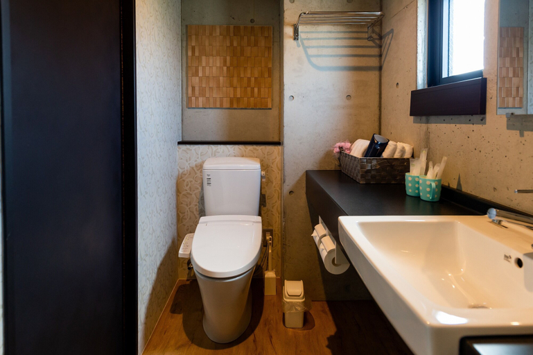 Bathroom 4, Little Island Okinawa Matsuyama, Naha