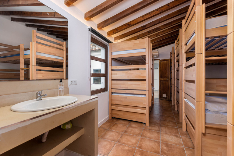 Bathroom 4, Urban Hostel Palma Albergue Juvenil, Baleares
