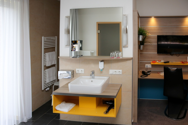 Bathroom 4, Hotel Ripken, Oldenburg
