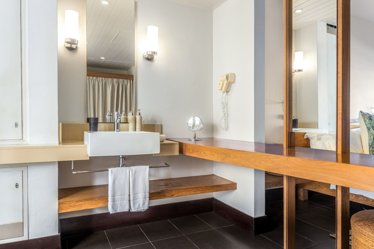 Bathroom 5, Lagoon Attitude - Adults Only