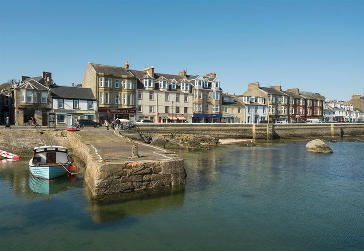 Exterior & Views 2, Millport Town or Country Holiday Lets, North Ayrshire