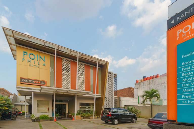 Exterior & Views 1, RedDoorz Plus @ Point Phila Cihampelas, Bandung