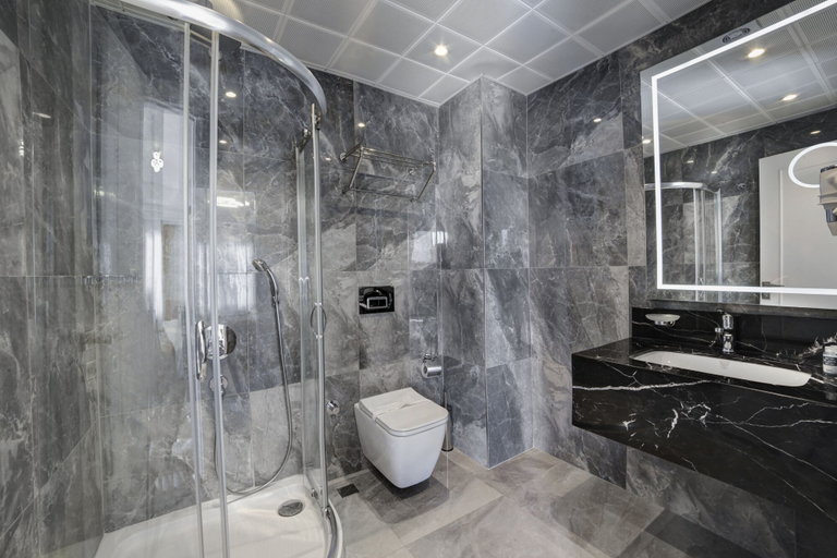 Bathroom 5, Pell Palace Hotel & Spa, Fatih