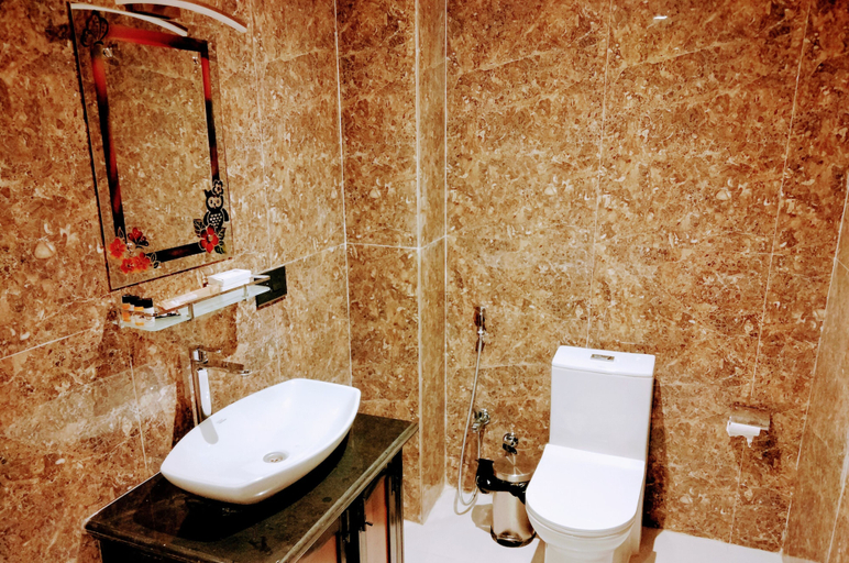 Bathroom 2, Hotel Red Crown Pvt Ltd-Bardibas, Janakpur