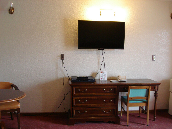 Others 4, Nevada Inn, Vernon