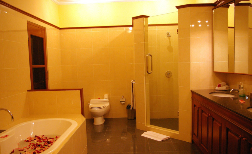 Bathroom 5, Bali Emerald Villas, Denpasar