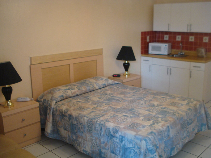 Bedroom 3, Knights Inn Hallandale, Broward
