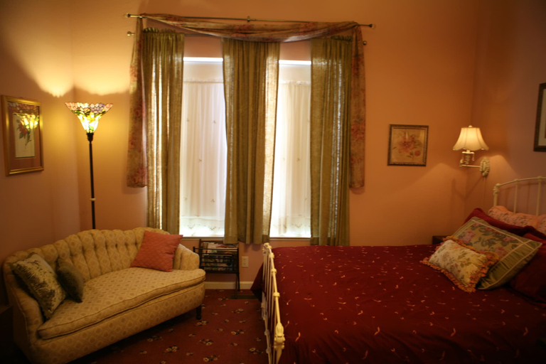 Bedroom 2, Pescadero Creek Inn, San Mateo