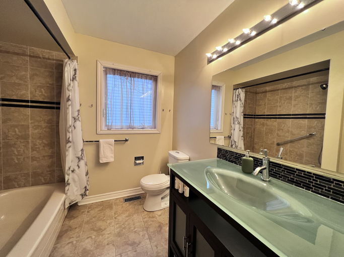 Bathroom, Single family home, Ottawa