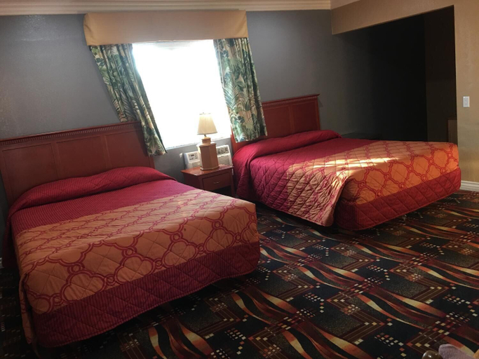Bedroom 4, Budget Inn, Los Angeles