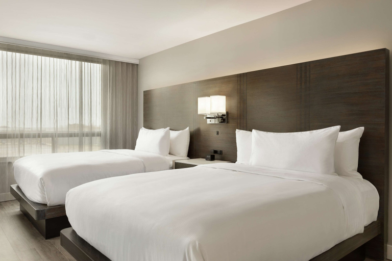 Bedroom 3, Embassy Suites by Hilton Montreal Airport, Montréal