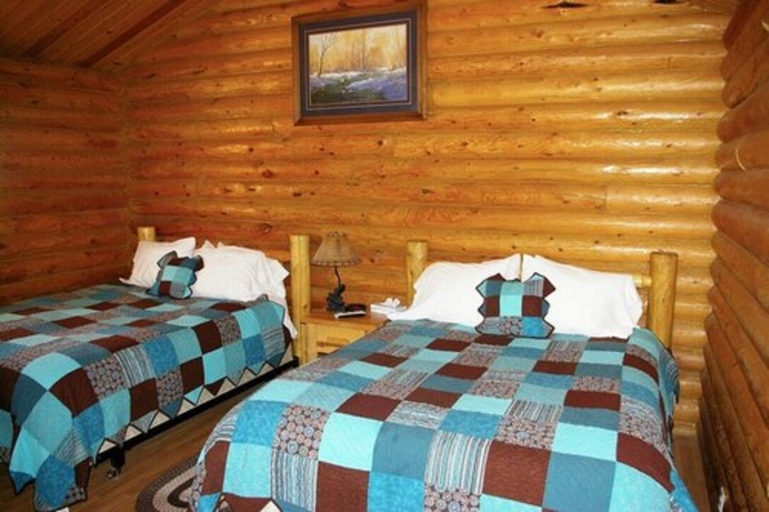 Bedroom 2, Country Cabins Inn, Uinta