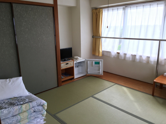 Bedroom 4, Hotel South Island, Miyakojima
