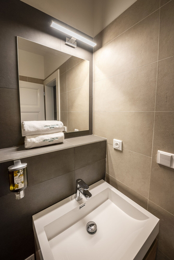 Bathroom 3, Letna Garden Suites, Praha 6